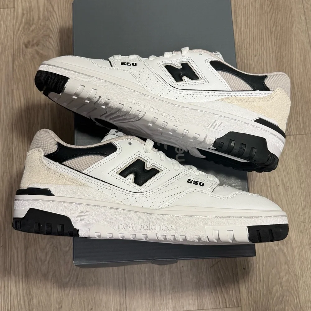 New Balance 550 White Black Casual Sneaker  (GS) Sizes 7Y/8.5W New